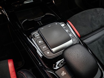 Mercedes Klasa A W177/V177 Sedan AMG 2.0 AMG 35 306KM 2021 MERCEDES-BENZ A Klasa A 35 AMG Sedan 2.0 306KM 2021, zdjęcie 23