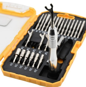 ПИЛА МНОГОФУНКЦИОНАЛЬНАЯ VOREL 27610 С НАБОРОМ ПОЛОТНИЙ