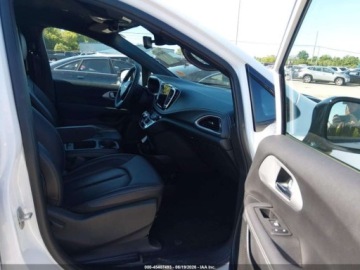 Chrysler Pacifica II 2024 Chrysler Pacifica Touring L 2024 3.6 Benzyna 287KM, zdjęcie 9
