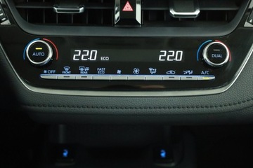 Toyota Corolla XII Sedan 1.5 VVT-i 125KM 2022 Toyota Corolla 1.5 VVT-i, Salon Polska, zdjęcie 9