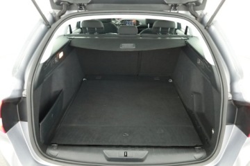 Peugeot 308 II SW Facelifting 1.5 BlueHDI 130KM 2019 Peugeot 308 1.5 BlueHDi, Salon Polska, zdjęcie 16