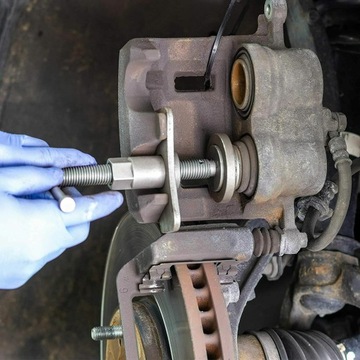 КОМПЛЕКТ ДЛЯ СНЯТИЯ ТОРМОЗНОГО ПОРШНЯ, 21 ЭЛЕМЕНТ.