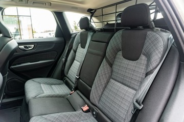 Volvo XC60 II Crossover Plug-In Facelifting 2.0 T6 350KM 2024 Volvo XC 60 YV1UZH4V7S1029532, zdjęcie 12