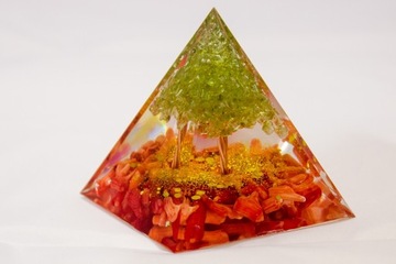 ПИРАМИДА ОРГОНИТ ОЛИВИН КРАСНЫЙ КОРАЛЛ ДЕРЕВО ТРАНСФОРМАЦИЯ ЧАКРЫ 5 см