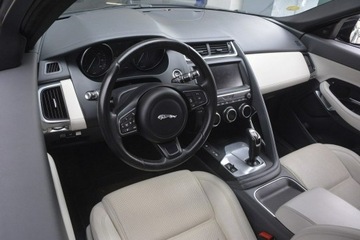 Jaguar E-Pace SUV 2.0 i4D 150KM 2018 Jaguar E-Pace 2.0D 4x4 automat doinwestowany, zdjęcie 10