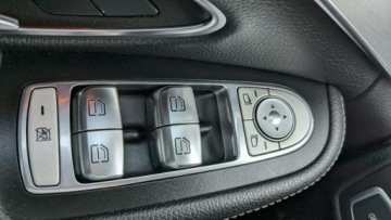 Mercedes Klasa C W205 2016 Mercedes C 180 1.6CDi 115PS OPŁACONY Bezwypadkowy, zdjęcie 31