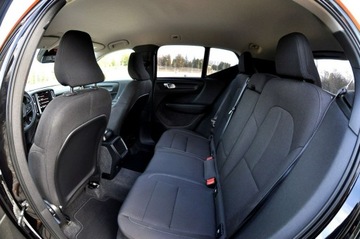 Volvo XC40 Crossover Facelifting 1.5 T2 129KM 2022 Volvo XC 40 1,5 Benzyna 130KM_T2_R Design_Full, zdjęcie 8