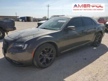 Chrysler 300C II 2021 Chrysler 300s 2021, 3.6L, po gradobiciu 3.6 Benzyna 292KM