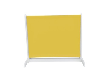 Низкая ширма – белое дерево.