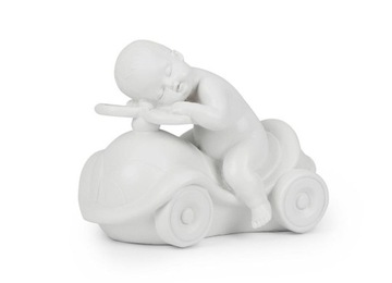 SKARBONKA FIGURKA DZIECKO W SAMOCHODZIE 13x18 CM