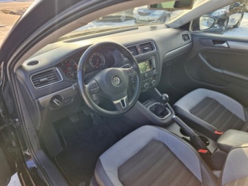 Volkswagen Jetta VI Sedan 1.4 TSI 122KM 2014 Volkswagen Jetta Sliczna czarna 1.4 benzyna salon Polska 1 wlasciciel bezw, zdjęcie 15