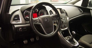 Opel Astra J Sports Tourer 1.6 Turbo ECOTEC 180KM 2011 Opel Astra 1,6TurboBenzyna NAVI Ksenon Alu 17 Niski Udokumentowany Przebieg, zdjęcie 21