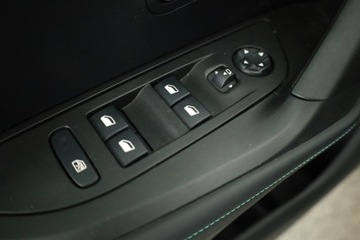 Peugeot 2008 II SUV 1.2 PureTech 100KM 2023 Peugeot 2008 1.2 PureTech, Salon Polska, zdjęcie 19