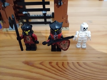 LEGO Knights' Kingdom 8876 Полный набор «Пещера-тюрьма Скорпиона»
