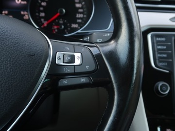 Volkswagen Passat B8 Variant 1.8 TSI BlueMotion Technology 180KM 2016 VW Passat 1.8 TSI, Salon Polska, Serwis ASO, zdjęcie 17