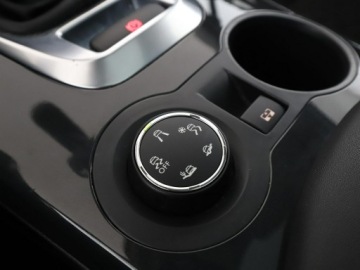 Peugeot 3008 I Crossover Facelifting 1.2 PureTech 130KM 2015 Peugeot 3008 1.2 Benzyna Allure Panorama Navi, zdjęcie 27