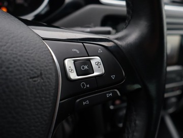 Volkswagen Jetta VI Sedan Facelifting 1.4 TSI 125KM 2014 VW Jetta 1.4 TSI, Salon Polska, Skóra, Navi, zdjęcie 19