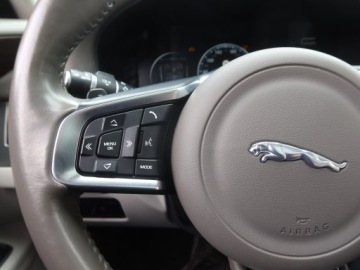 Jaguar XF II Sedan 2.0 i4D 240KM 2017 Jaguar XF 25d AWD, Salon Polska, 237 KM, 4X4, zdjęcie 18