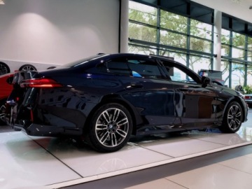 BMW Seria 5 G90-91 2026 520i M Sport 2.0 (208 KM)| Systemy asystujące kierowcy Plus, zdjęcie 2