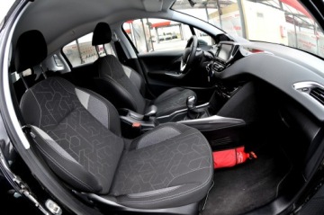 Peugeot 2008 I SUV Facelifting 1.2 PureTech 82KM 2017 Peugeot 2008 _1.2 82 KM Lift Navi Led Klimatronik, zdjęcie 7