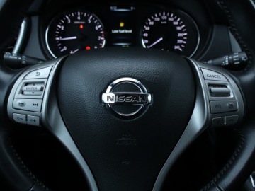 Nissan Qashqai II Crossover 1.2 DIG-T 115KM 2015 Nissan Qashqai 1.2 DIG-T, Salon Polska, zdjęcie 15