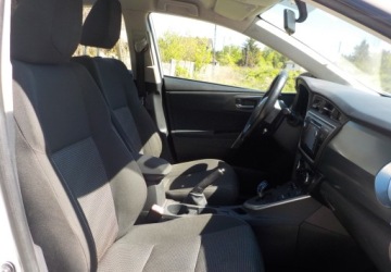 Toyota Auris II 2014 Toyota Auris Okazja 1.8 Hybryda 100KM, zdjęcie 14