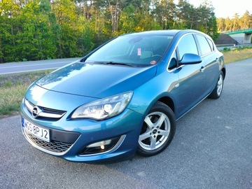 Opel Astra J Hatchback 5d 1.6 Turbo ECOTEC 180KM 2012 OPEL ASTRA J*1.6 TURBO*MOC-180PS*LED* BI-XENON*SKÓRA*NAGŁOŚNIENIE INFINITY*, zdjęcie 3