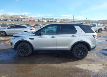 Land Rover Discovery V 2019 Land Rover Discovery HSELANDMARK EDITION, 4x4, od ubezpieczalni 2.0 237KM, zdjęcie 4