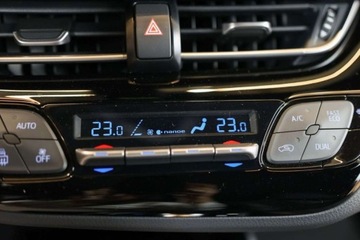 Toyota C-HR I Crossover Facelifting 1.8 Hybrid 122KM 2022 Toyota C-HR 1.8 Hybrid GPF GR Sport 1.8 Hybryda 122KM, zdjęcie 24