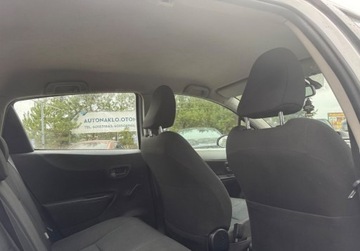 Toyota Yaris III Hatchback 5d Hybrid 100KM 2013 Toyota Yaris Hybrid 1.5 VVT-i 2013r kamera Navi niska cena 1.5 Hybryda, zdjęcie 3