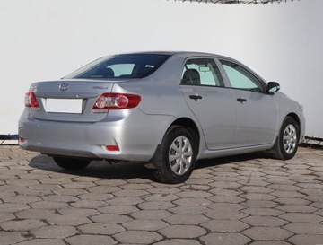 Toyota Corolla X Sedan Facelifting 1.6 Valvematic 132KM 2011 Toyota Corolla 1.6 Valvematic, Salon Polska, zdjęcie 4