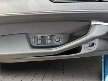 Volkswagen Passat B8 Variant Facelifting 2.0 TDI SCR 150KM 2023 Volkswagen Passat TDI 150KM Business Ambiente Area View LED Matrix FV23, zdjęcie 11