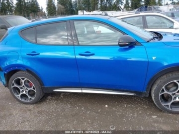 Alfa Romeo 2024 Alfa Romeo Tonale Ti, 2024r., 4x4, 1.3L 1.3 Benzyna 180KM, zdjęcie 6