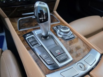 BMW Seria 7 F01 Sedan Facelifting 730d 258KM 2012 BMW 7 730d xDrive 3.0l diesel 258KM xDrive AWD/4X4 8 lat w jednych rękach, zdjęcie 19