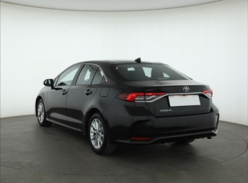 Toyota Corolla XII Sedan 1.6 Valvematic Dual VVT-i 132KM 2019 Toyota Corolla 1.6 Valvematic, Salon Polska, zdjęcie 3