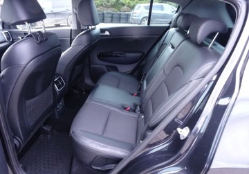 Kia Sportage IV SUV Facelifting 1.6 CRDI 136KM 2018 Kia Sportage 1.6 CRDI 136KM Navi Automat Kamera Alu Zadbany Oplacony 1.6, zdjęcie 17