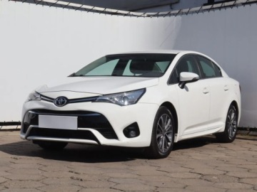 Toyota Avensis III Sedan Facelifting 2015 2.0 D-4D 143KM 2017 Toyota Avensis 2.0 D-4D, Salon Polska, Serwis ASO, zdjęcie 1