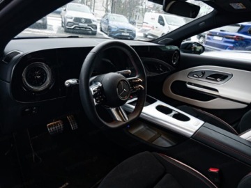 Mercedes CLA C118/X118 2025 MERCEDES-BENZ CLA 200 4-Matic AMG Line 1.5 (163KM) 2025, zdjęcie 4