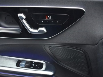 Mercedes CLE Coupe 2.0 200 204KM 2025 MERCEDES-BENZ CLE 200 4-Matic AMG Line 2.0 (204KM) 2025, zdjęcie 9