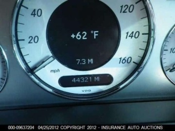 Mercedes Klasa E W211 2008 Mercedes-Benz Klasa E 550 2008 5.5 Benzyna 382KM, zdjęcie 7