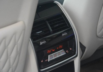 BMW X7 SUV M 4.0 M50i 530KM 2022 BMW X7 m60i xDrive Dealer BMW Bonkowscy 4.4 Benzyna 530KM, zdjęcie 14