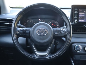 Toyota Yaris IV Hatchback 1.5 Dynamic Force 125KM 2020 Toyota Yaris 1.5 VVT-i, Salon Polska, Klima, zdjęcie 12