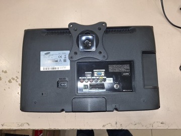 Телевизор SAMSUNG SyncMaster T19B300 19 дюймов + декодер Wiwa DVB-T2 + штатив.