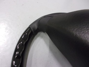 R129 W140 W124 W202 VOLANT DŘEVO BLACK PĚNA