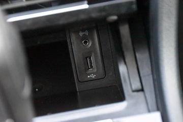 Volkswagen Golf VII Hatchback 3d 1.6 TDI-CR DPF 105KM 2014 Volkswagen Golf VII CUP Edition 1.6TDI 105KM 5drzwi ACC BOGATA Wersja 2014r, zdjęcie 38