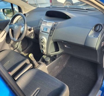 Toyota Yaris II Hatchback 5d 1.3 i VVT-i 86KM 2007 Toyota Yaris Toyota Yaris 1,3 VVT-i bezwypadkowy 1.3 Benzyna 87KM, zdjęcie 3
