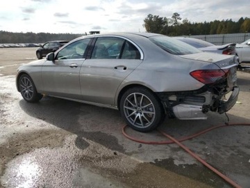 Mercedes Klasa E W214 2023 Mercedes-Benz Klasa E 2023r., 4MATIC, od ubezpieczalni 3.0 Benzyna 362KM, zdjęcie 2