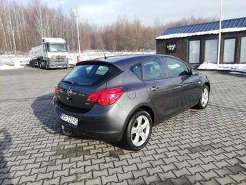 Opel Astra J Hatchback 5d 1.7 CDTI ECOTEC 110KM 2010 Opel Astra J 1.7 ECO TECH 110 PS, zdjęcie 9