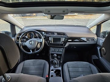 Volkswagen Touran III 1.6 TDI 110KM 2015 Volkswagen Touran 1,6 diesel 110KM panorama navi, zdjęcie 8