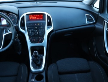 Opel Astra J Hatchback 5d 1.4 Turbo ECOTEC 120KM 2011 Opel Astra 1.4 T, Salon Polska, Klima, zdjęcie 7